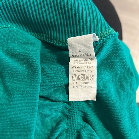 Cream leggings from Peachy Bunz. Size Small. Squat proof - Picture 2 of 3